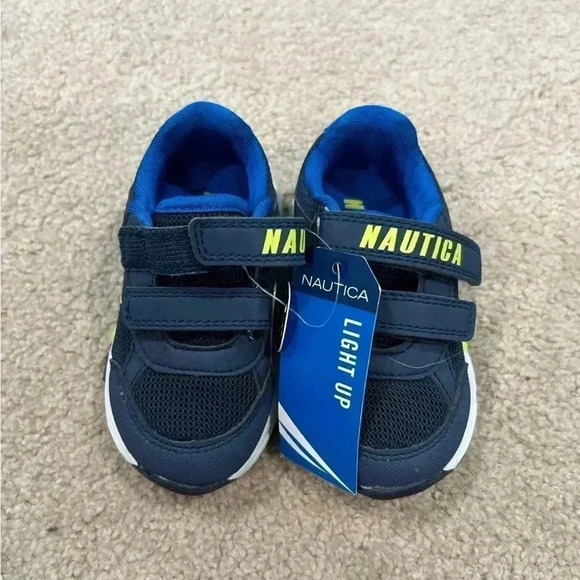 Nautica Velcro blue shoes, lightweight and light up - Picture 1 of 4